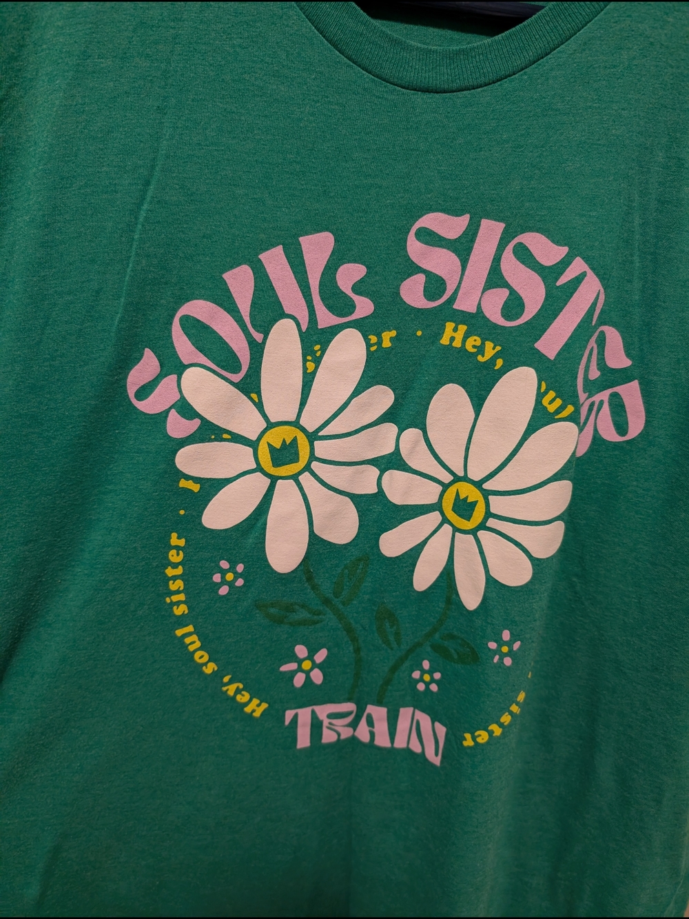 Train Green 'Soul Sister' Graphic Tee with Daisies - Unbranded - Picture 2 of 11